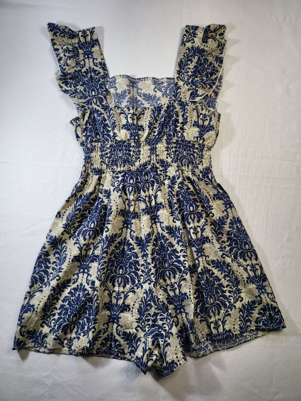 SHEIN Blue & White Damask Ruffle Strap Smocked Romper – Size M‎ (US 6) - Picture 3 of 8